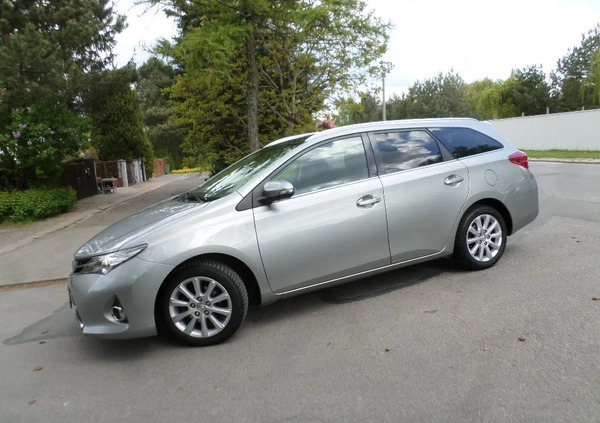 Toyota Auris cena 39900 przebieg: 183000, rok produkcji 2014 z Radom małe 352